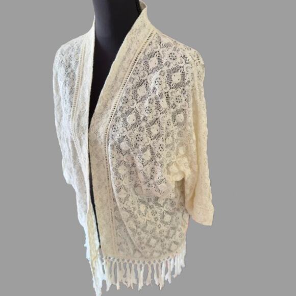 🎉HP!🎉RUFF HEWN Fringe White Floral Lace Shrug Cardigan Size PM - Picture 5 of 8